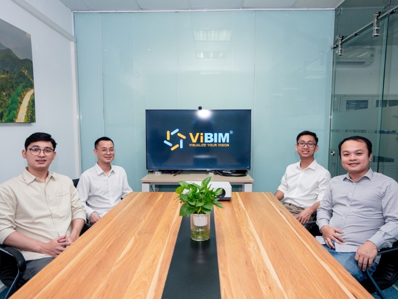 ViBIM managers reviewing continuous Scan to BIM workflow improvements